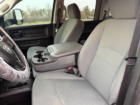 Used 2015 RAM 2500 Tradesman w/ Chrome Appearance Group image 4