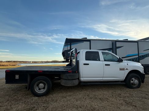 Used 2015 RAM 3500 Tradesman w/ Max Tow Package image 2