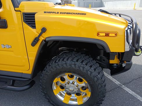 Used 2003 HUMMER H2 w/ Preferred Equipment Group image 6