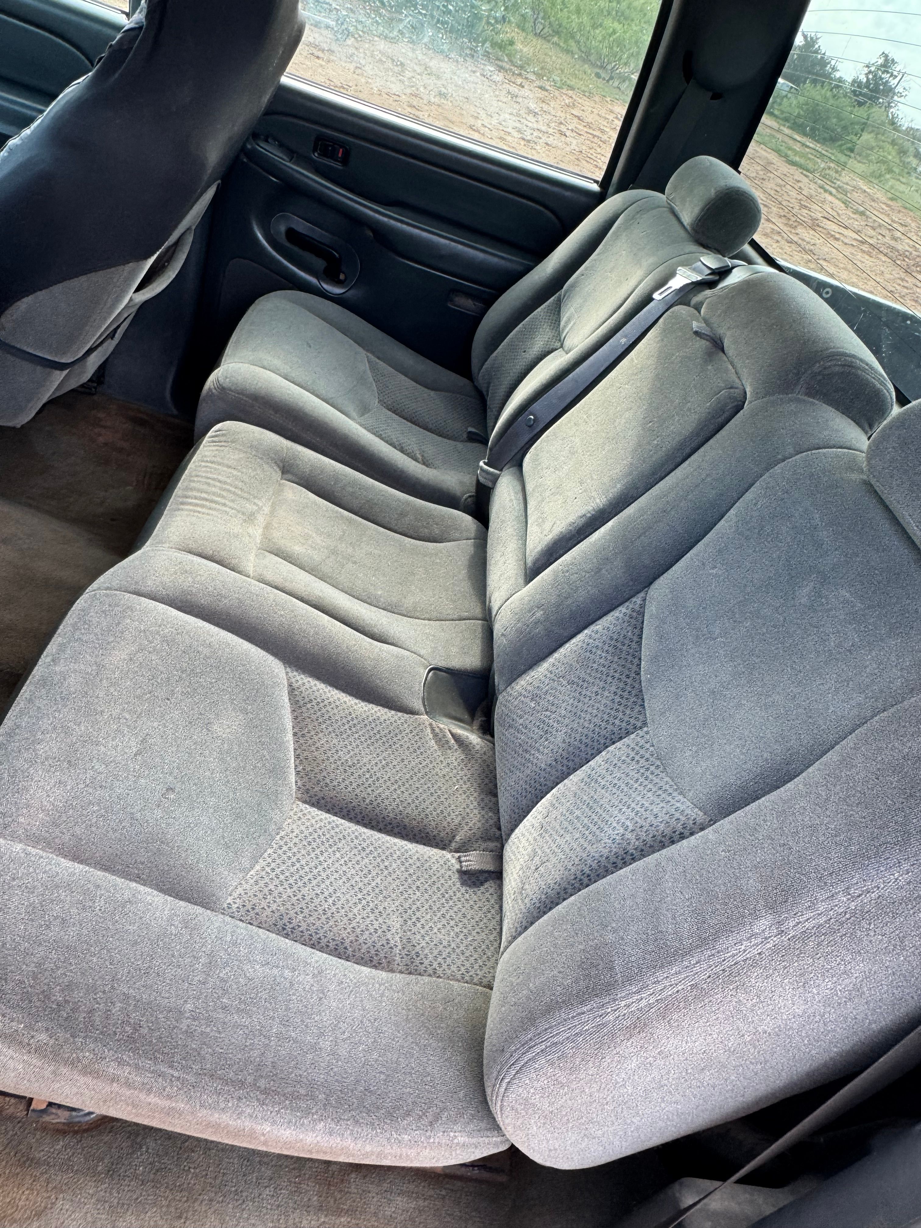 Used 2004 Chevrolet Silverado 2500 LS w/ Heavy-Duty Power Package RWD image 8
