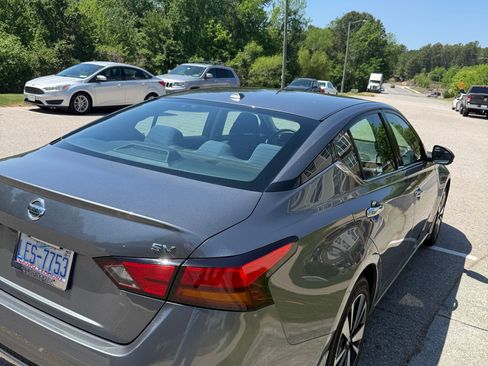 Used 2019 Nissan Altima 2.5 SV image 4