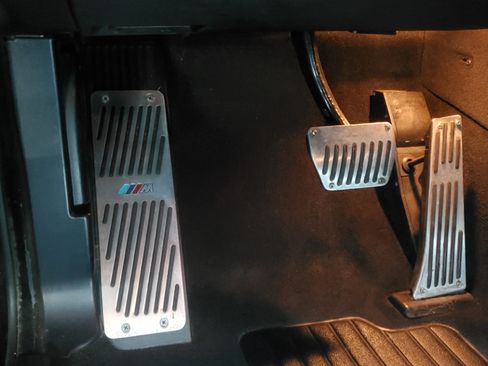 Used 2001 BMW X5 4.4i image 16