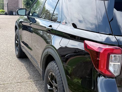 Used 2022 Ford Explorer Timberline image 2