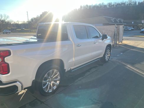 Used 2020 Chevrolet Silverado 1500 High Country w/ Technology Package image 2