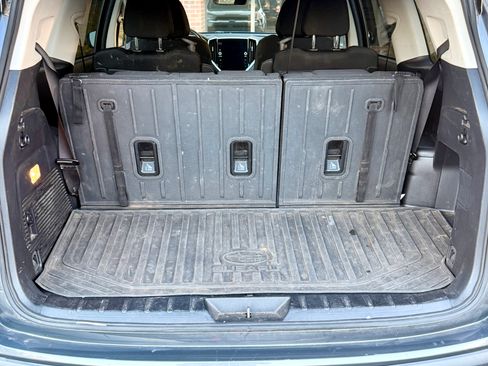 Used 2023 Subaru Ascent Premium w/ Convenience Package image 10