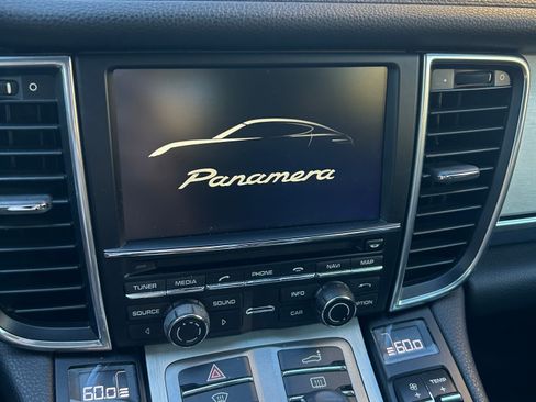 Used 2015 Porsche Panamera image 8