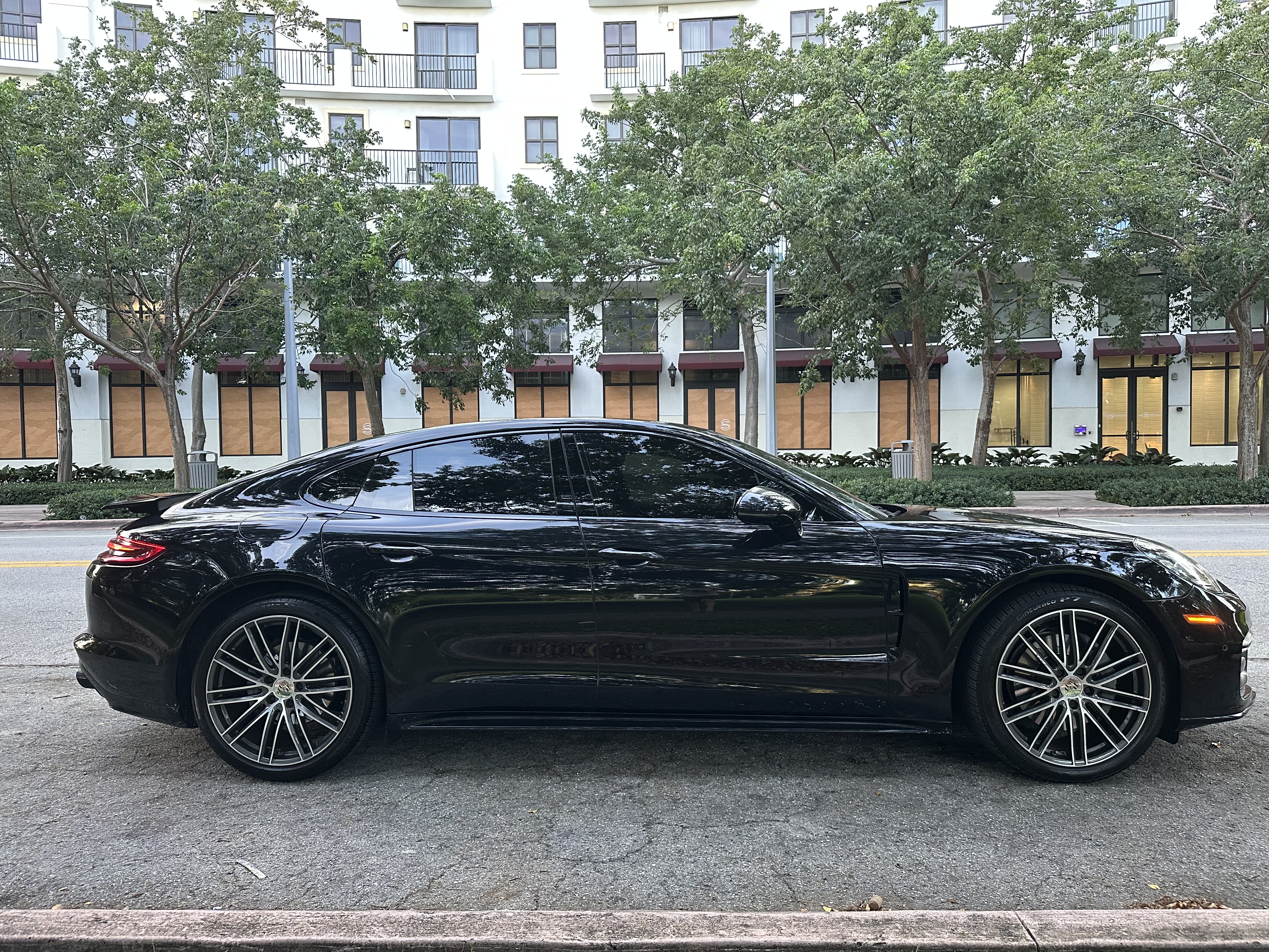 Used 2017 Porsche Panamera 4S AWD/4WD image 2