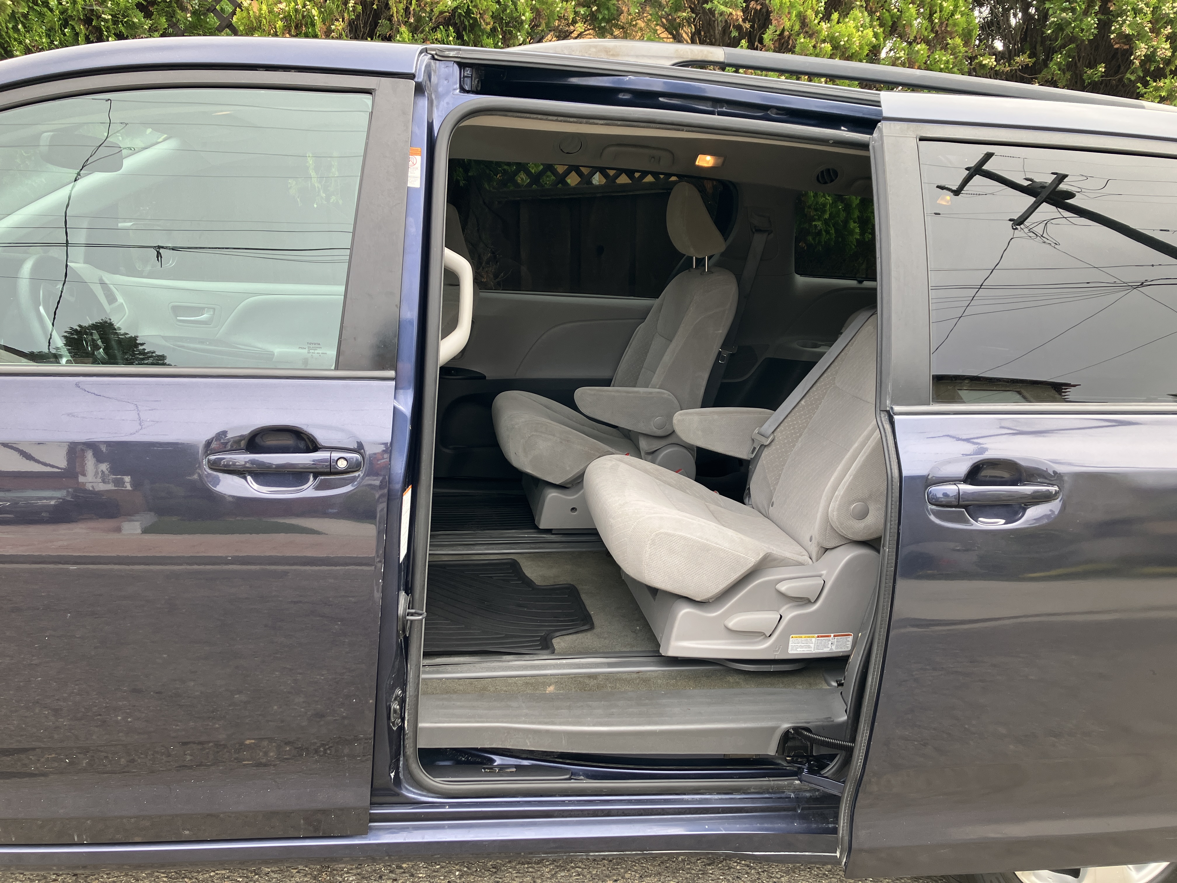 Used 2018 Toyota Sienna LE FWD image 9