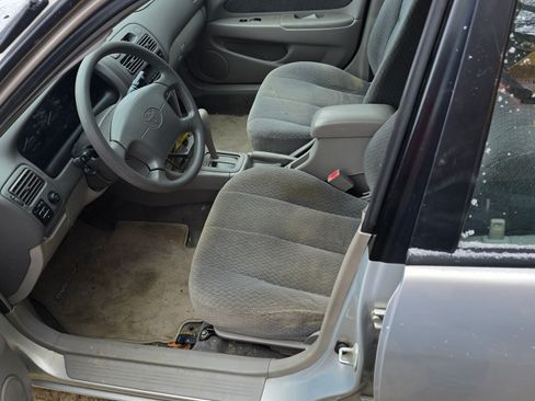 Used 2001 Toyota Corolla LE image 8