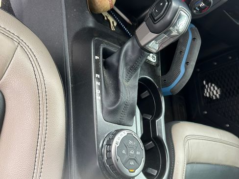 Used 2023 Ford Bronco Wildtrak image 15