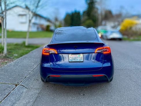 Used 2022 Tesla Model Y Performance image 4