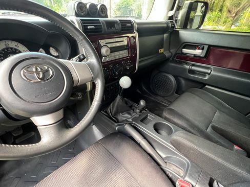 Used 2007 Toyota FJ Cruiser 4WD image 11