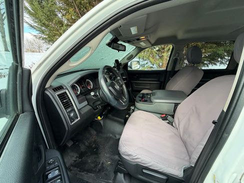 Used 2014 RAM 2500 Tradesman w/ Chrome Appearance Group image 2