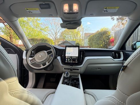 Used 2026 Volvo XC60 T8 Ultra w/ Protection Package Premier image 9