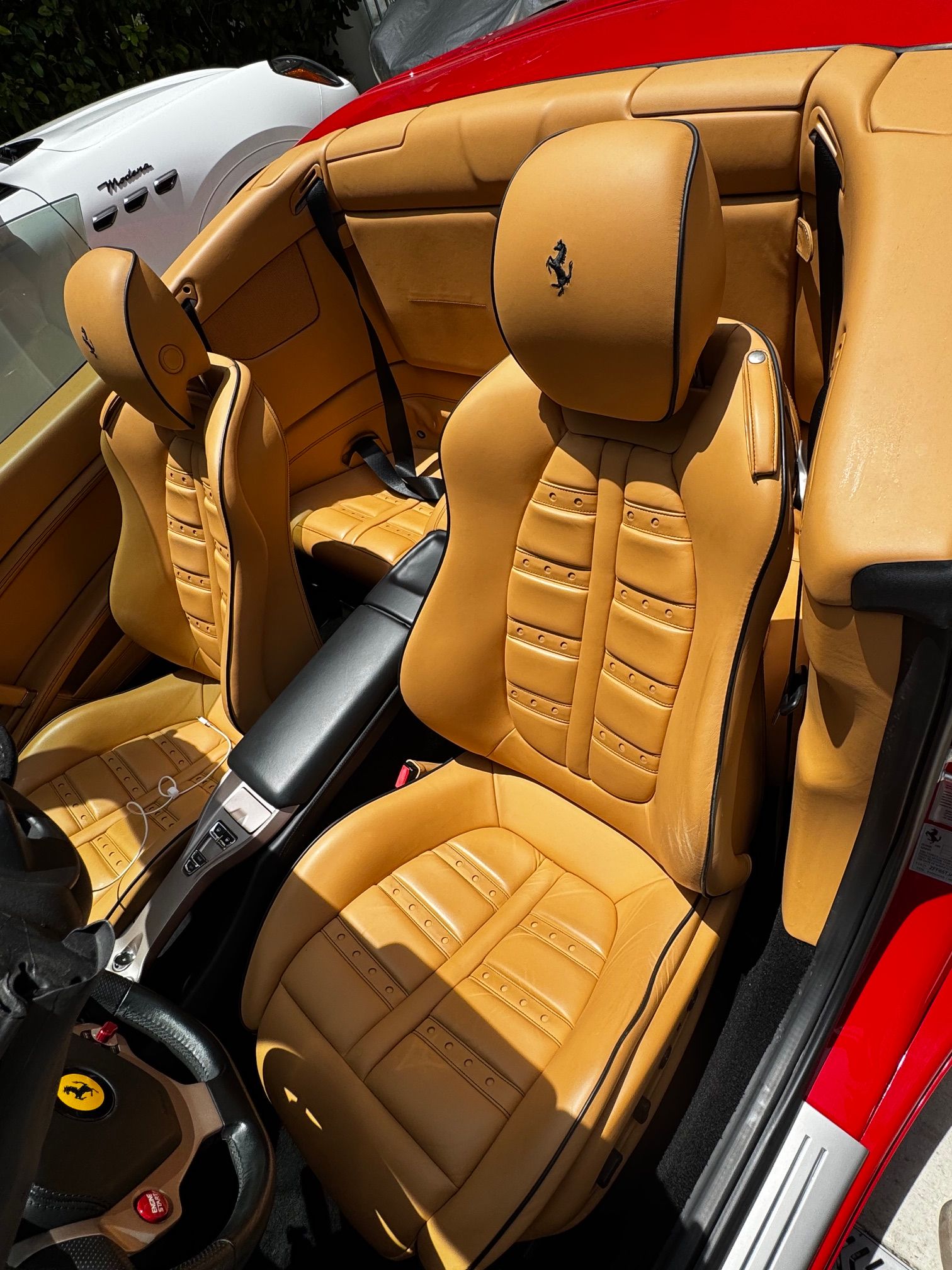 Used 2014 Ferrari California RWD image 9