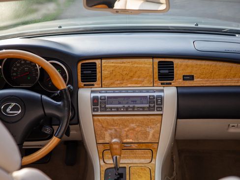 Used 2005 Lexus SC 430 Convertible RWD image 13