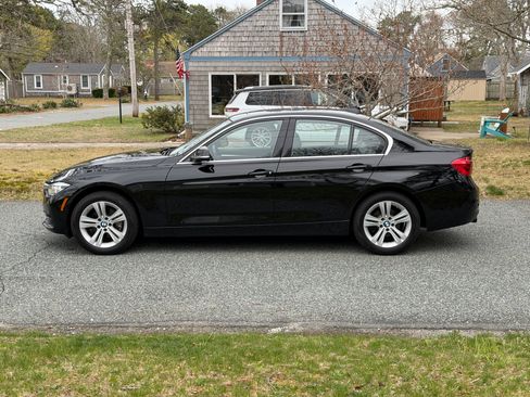 Used 2017 BMW 330i xDrive Sedan AWD/4WD image 10