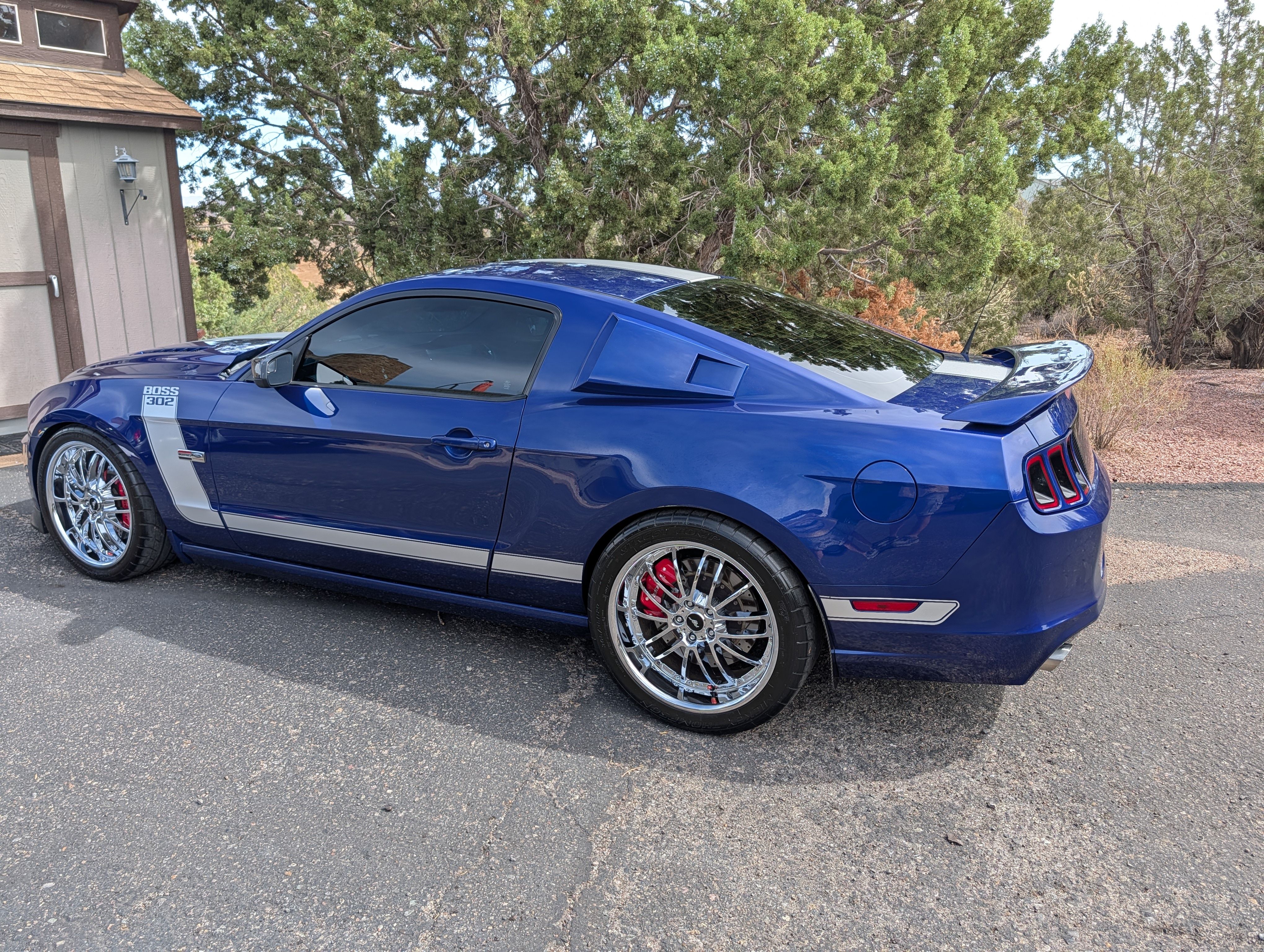 Used 2013 Ford Mustang GT RWD image 8