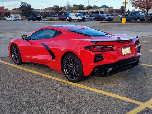 Used 2024 Chevrolet Corvette Stingray Preferred Cpe image 9