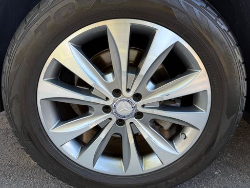 Used 2014 Mercedes-Benz GL 450 4MATIC image 30