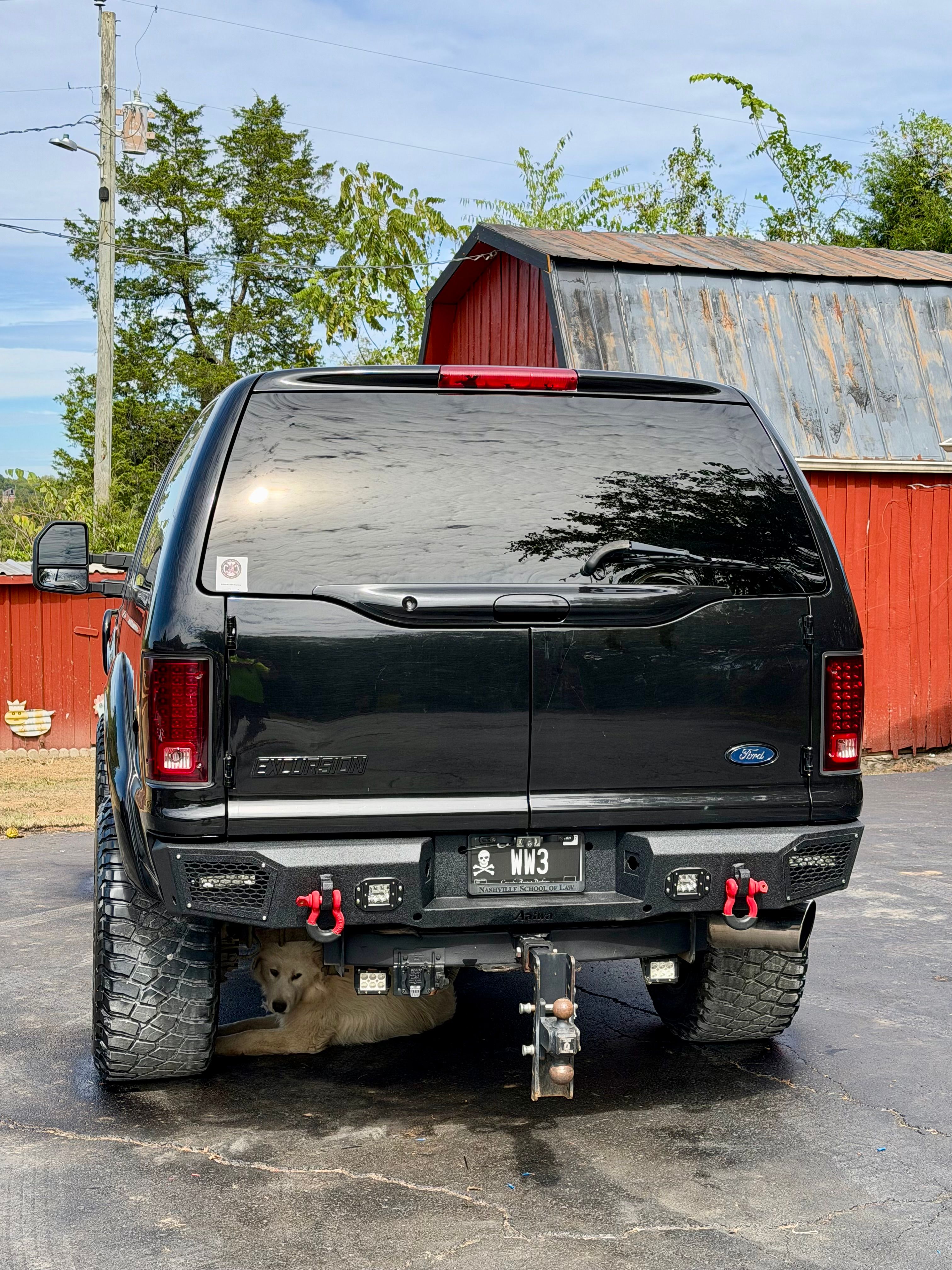 Used 2005 Ford Excursion XLT AWD/4WD image 8