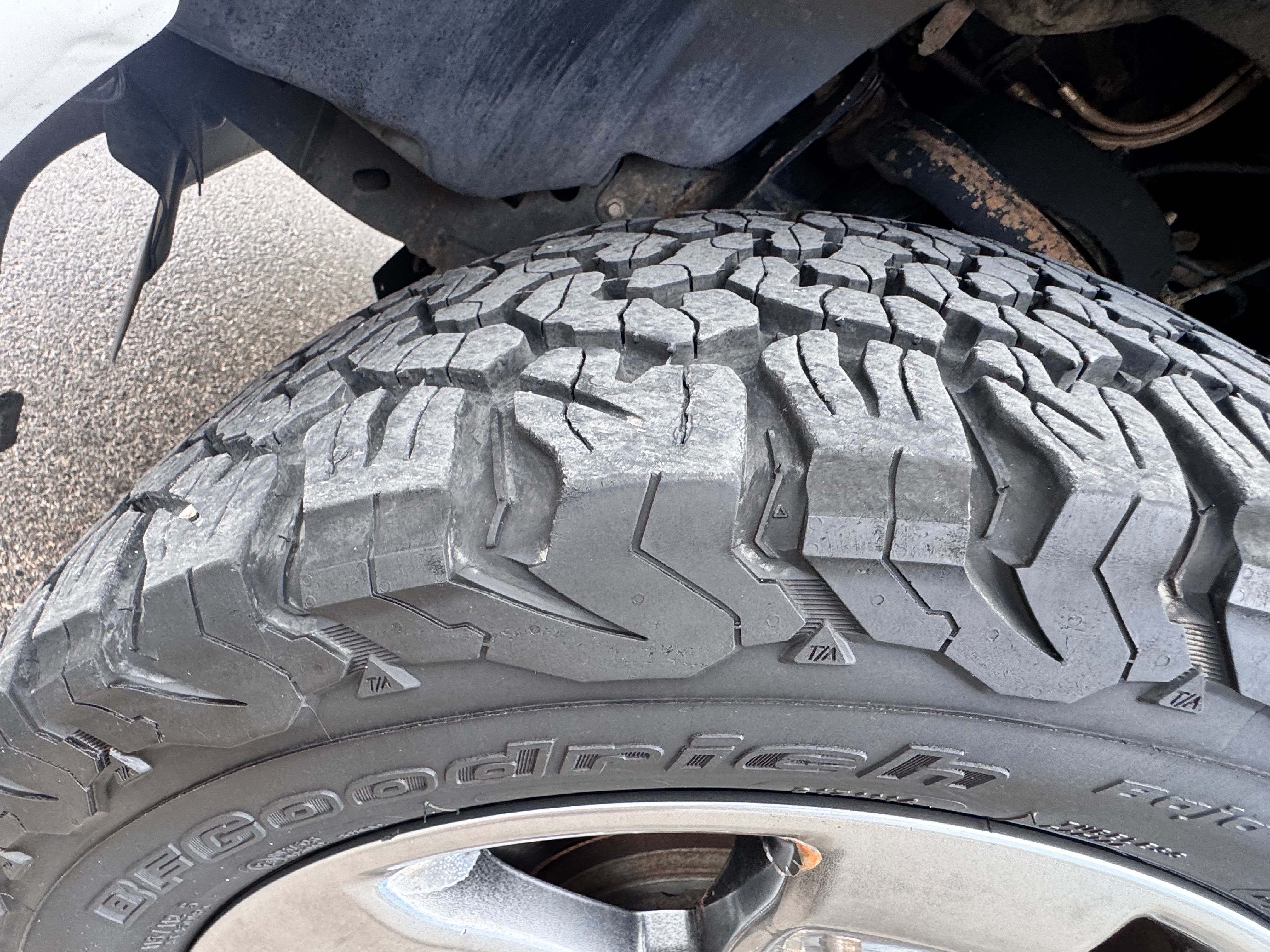 Used 2014 Ford F150 FX4 w/ Equipment Group 402A Luxury AWD/4WD image 6