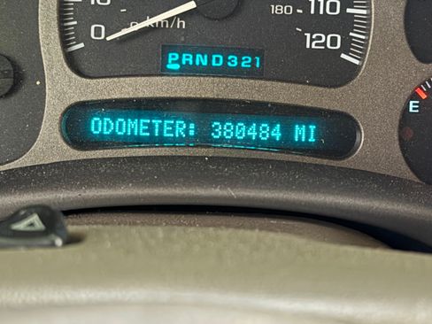 Used 2005 GMC Yukon XL Denali AWD/4WD image 11