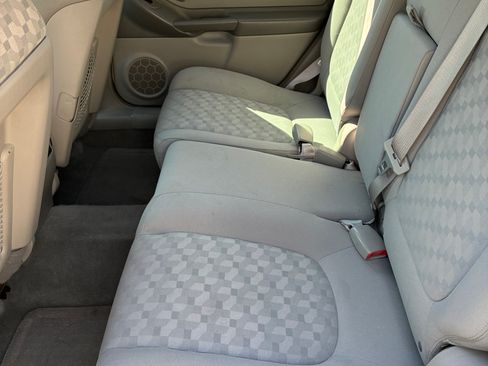 Used 2005 Chevrolet Malibu LS w/ Preferred Equipment Group FWD image 6