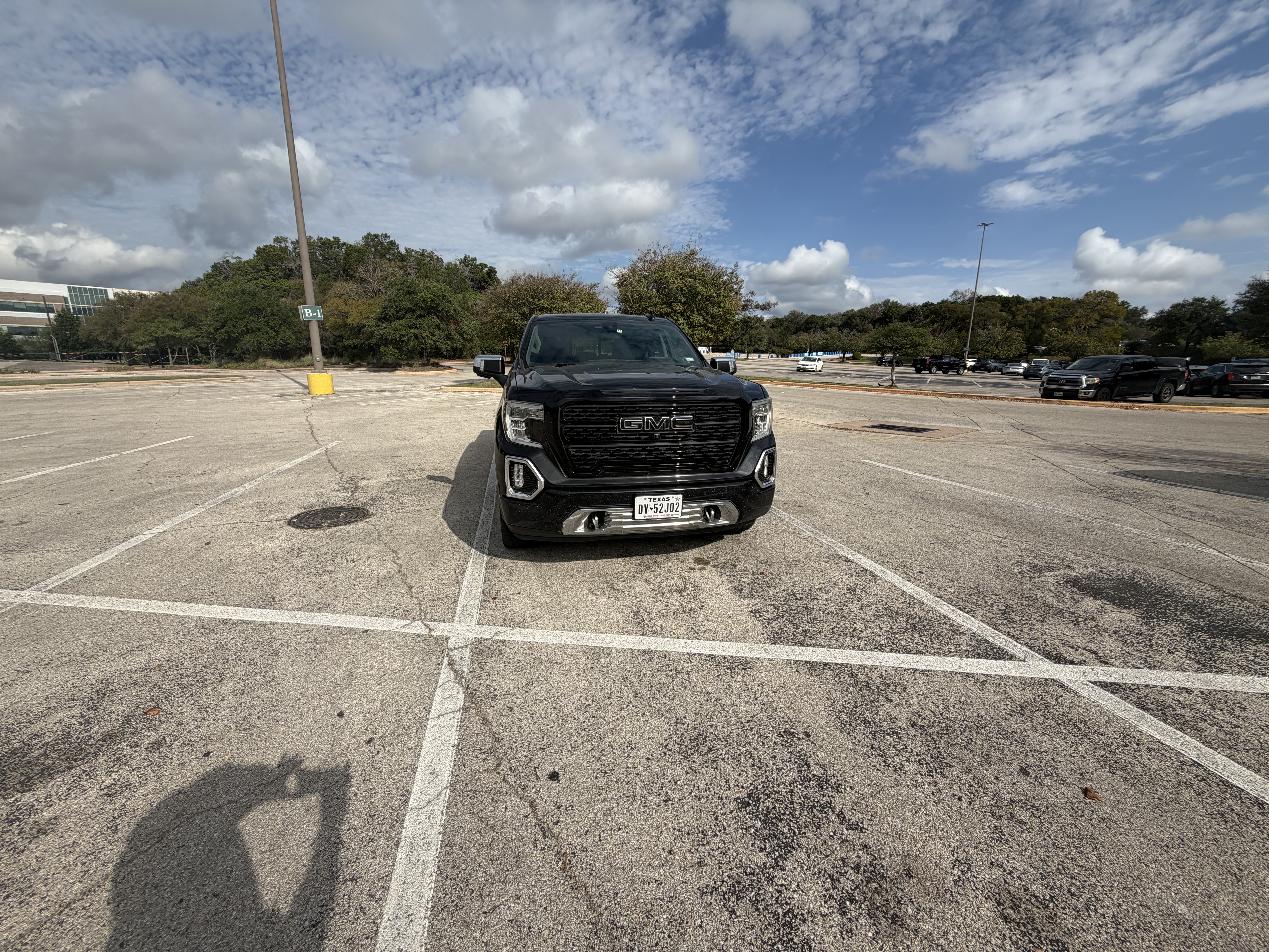 Used 2020 GMC Sierra 1500 Denali w/ Denali Ultimate Package AWD/4WD image 2