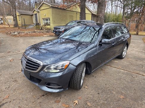 Used 2014 Mercedes-Benz E 350 4MATIC Wagon image 2