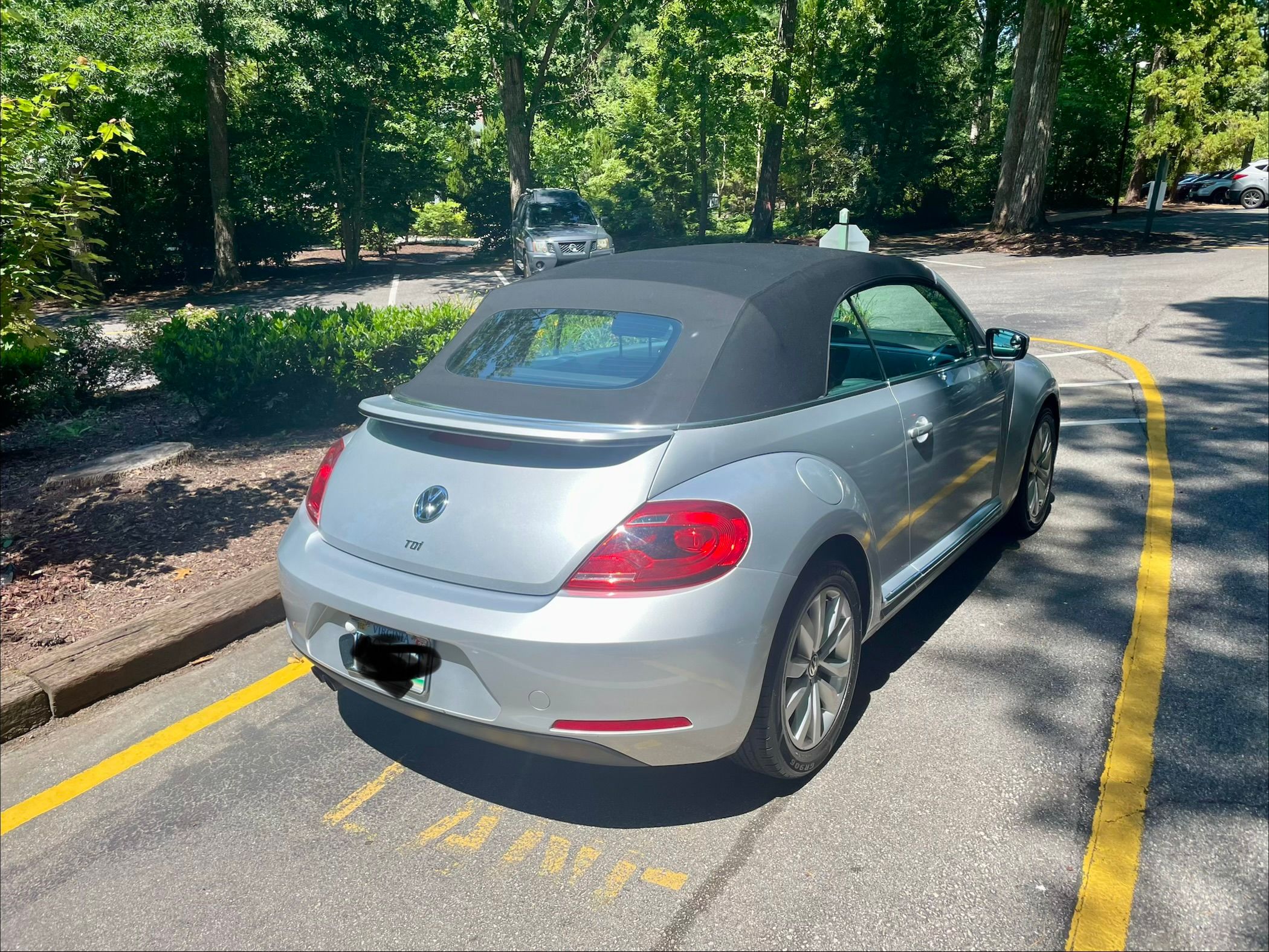 Used 2013 Volkswagen Beetle TDI FWD image 4