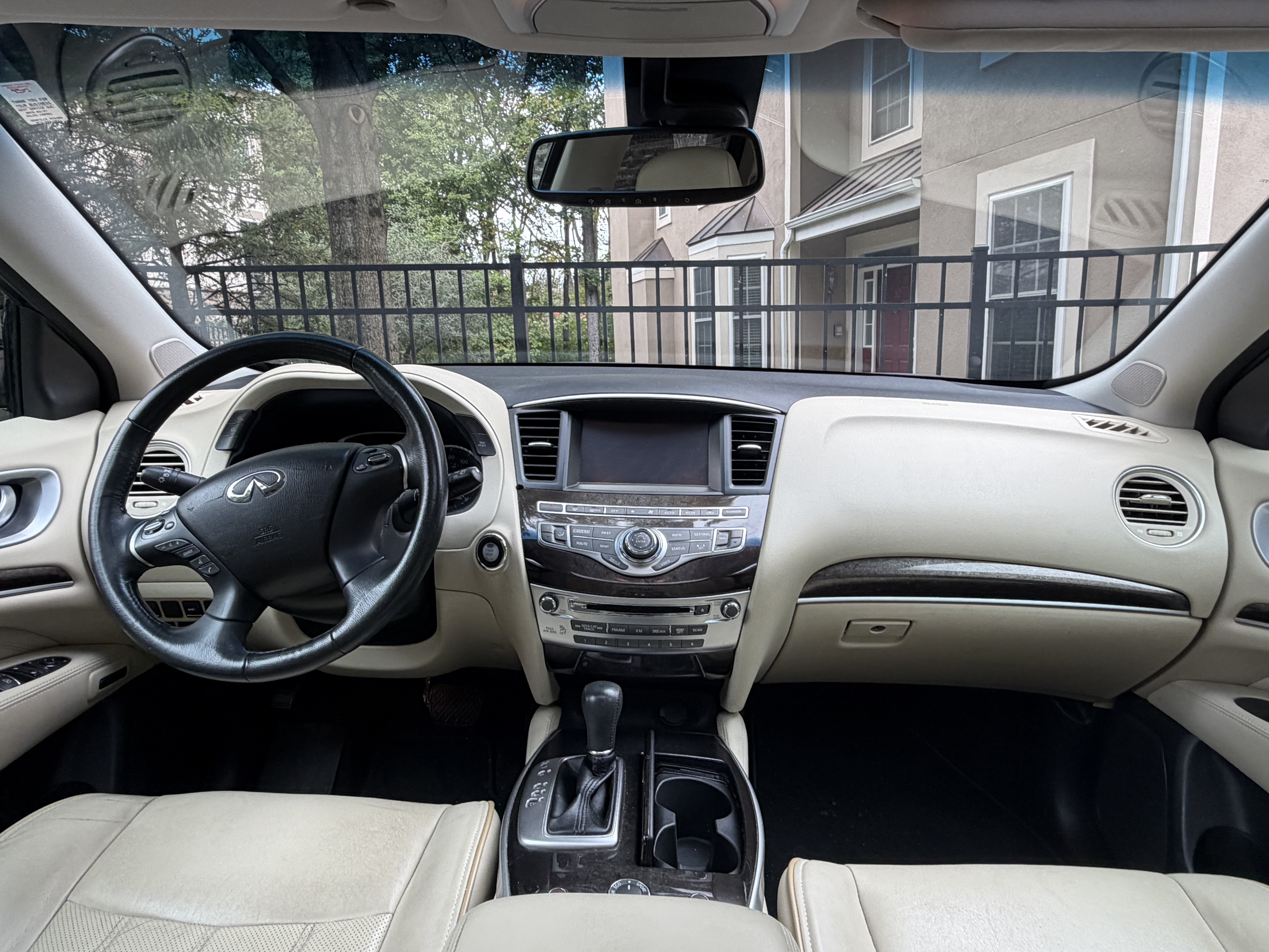 Used 2015 INFINITI QX60 Luxe w/ Premium Plus Package AWD/4WD image 4