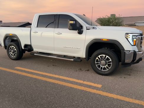 Used 2024 GMC Sierra 2500 SLE w/ SLE Value Package; AWD/4WD image 6