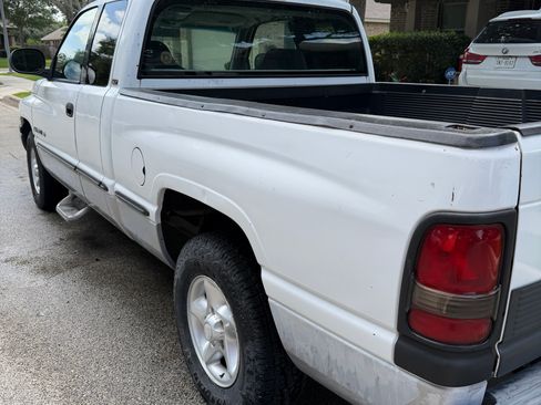 Used 1999 Dodge Ram 1500 Truck 2WD Quad Cab image 4