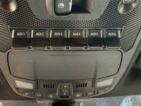 Used 2019 Ford F350 Platinum w/ Platinum Ultimate Package image 9