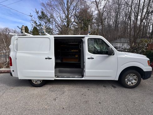 Used 2017 Nissan NV 1500 SV image 10