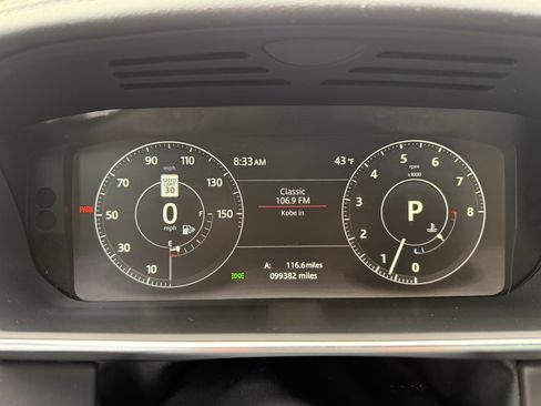 Used 2017 Land Rover Range Rover HSE image 30