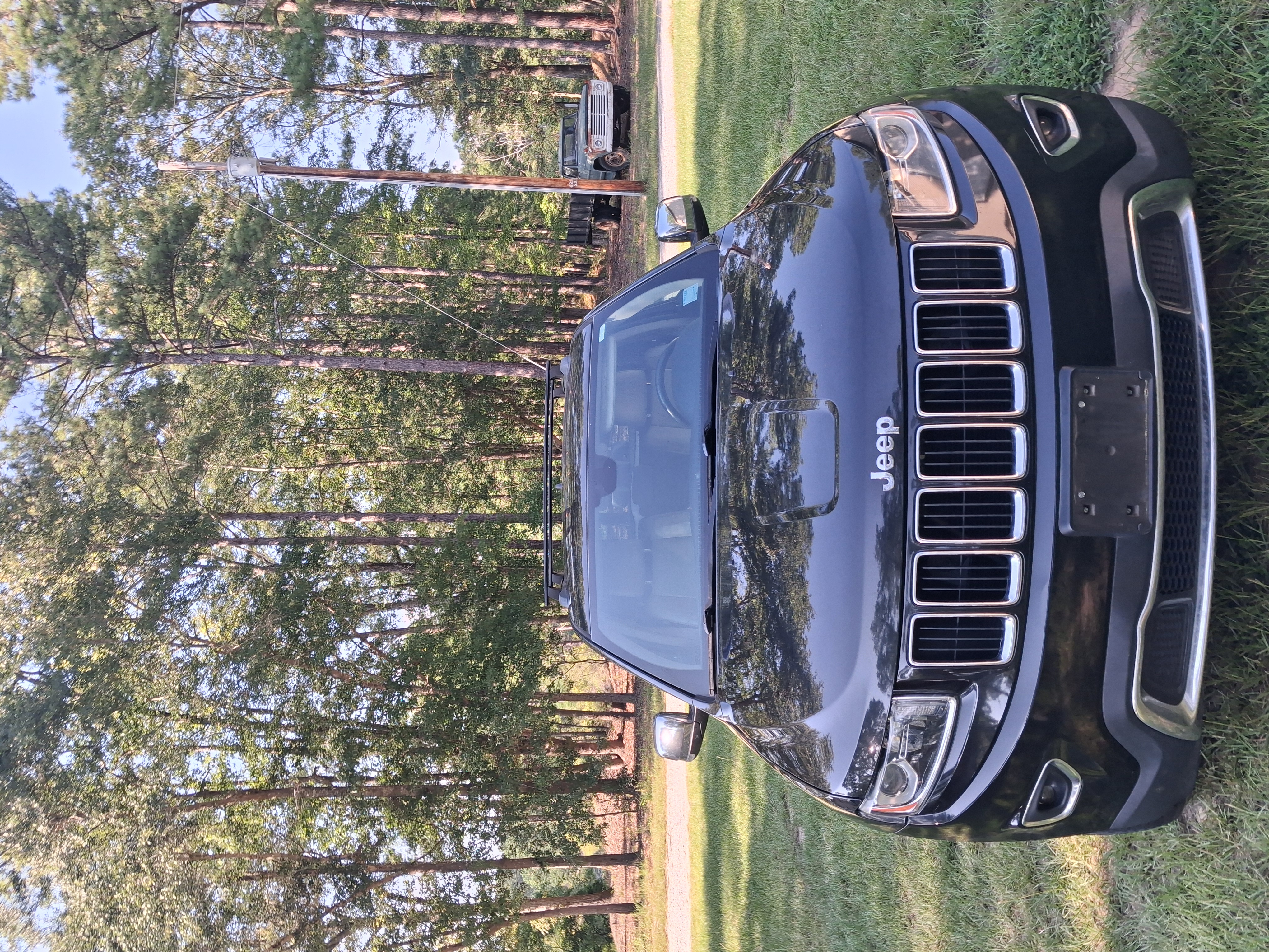 Used 2016 Jeep Grand Cherokee Limited w/ Trailer Tow Group IV AWD/4WD image 2