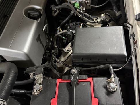 Used 2005 Lexus LX 470 4WD image 21