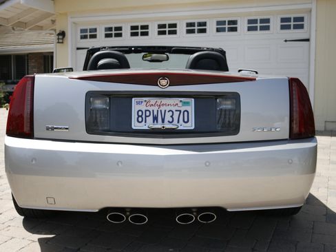 Used 2006 Cadillac XLR image 6