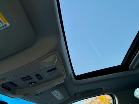 Used 2015 GMC Yukon XL Denali w/ Touring Package image 19