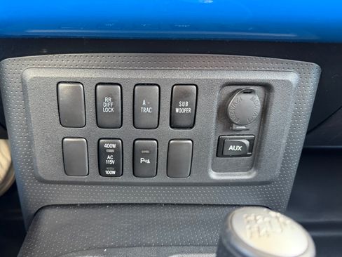 Used 2008 Toyota FJ Cruiser 4WD image 8