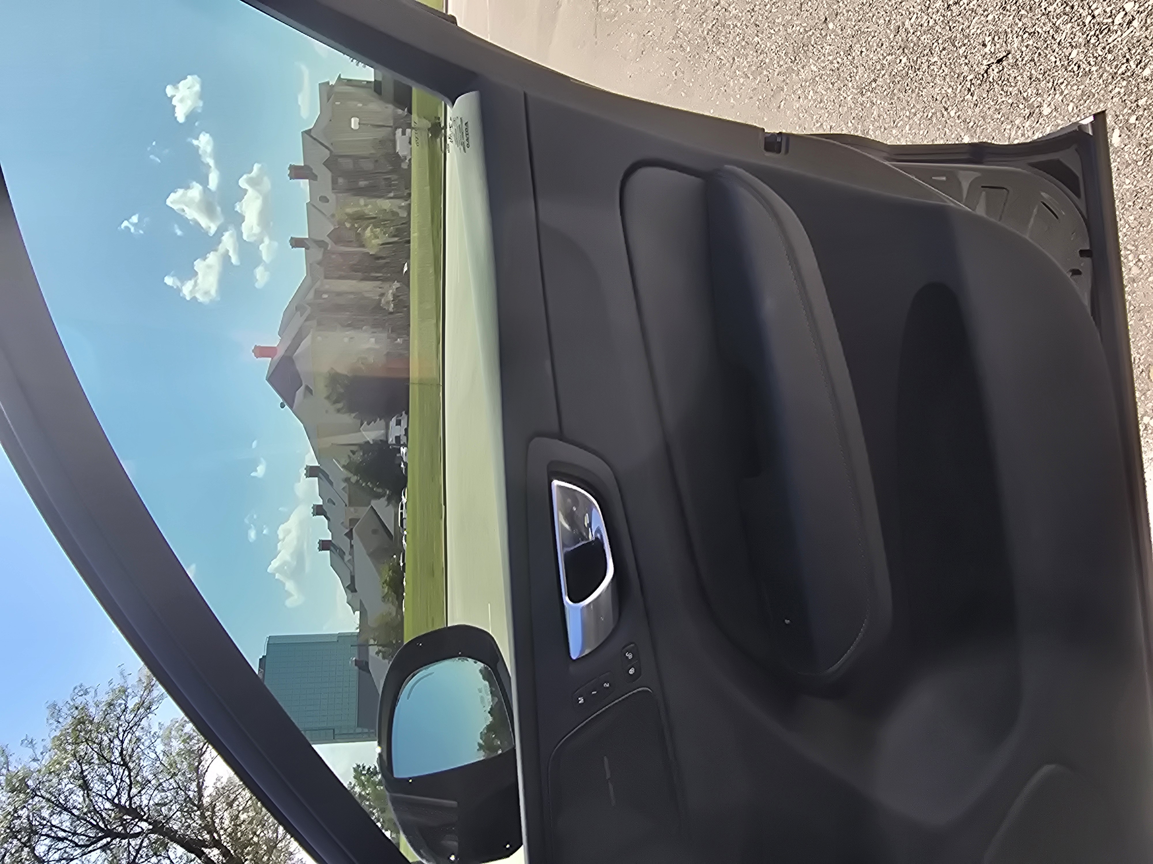 Used 2024 Volvo XC60 T8 Ultimate w/ Protection Package Premier AWD/4WD image 26