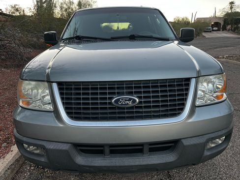 Used 2006 Ford Expedition XLT image 2