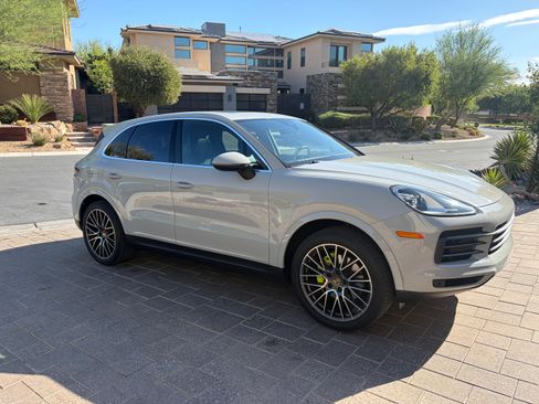 Used 2020 Porsche Cayenne E-Hybrid AWD/4WD image 4