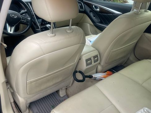 Used 2019 INFINITI Q50 Luxe w/ Essential Package (3.0T Luxe) image 4