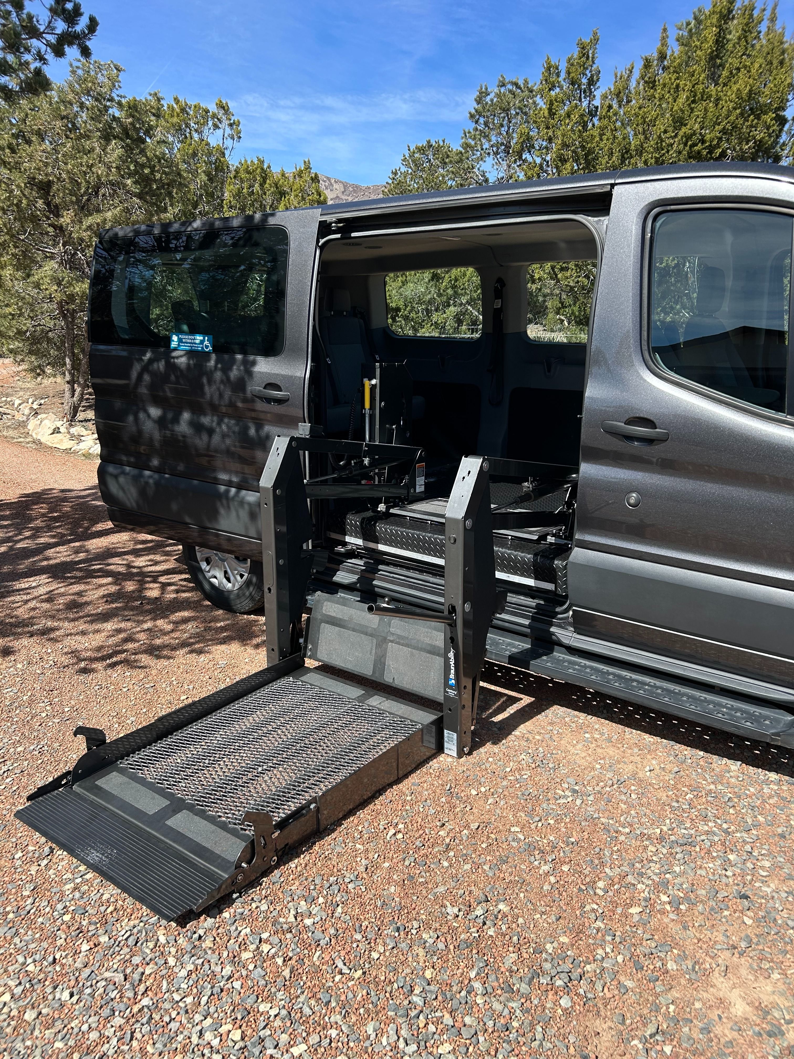 Used 2018 Ford Transit 150 XLT RWD image 1