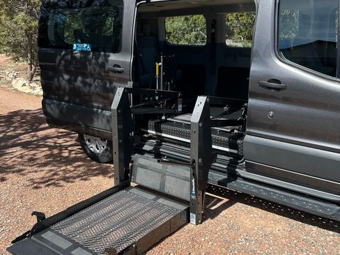 Used 2018 Ford Transit 150 XLT RWD image 1
