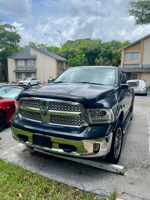 Used 2016 RAM 1500 Laramie w/ Convenience Group AWD/4WD image 2