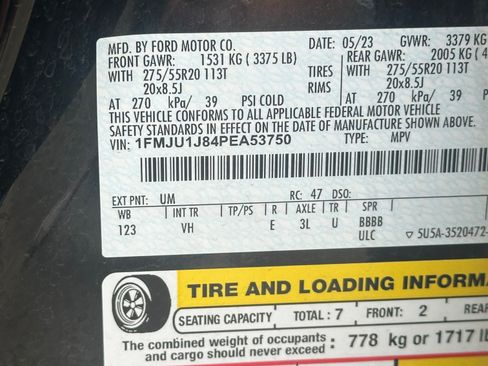 Used 2023 Ford Expedition XLT image 2